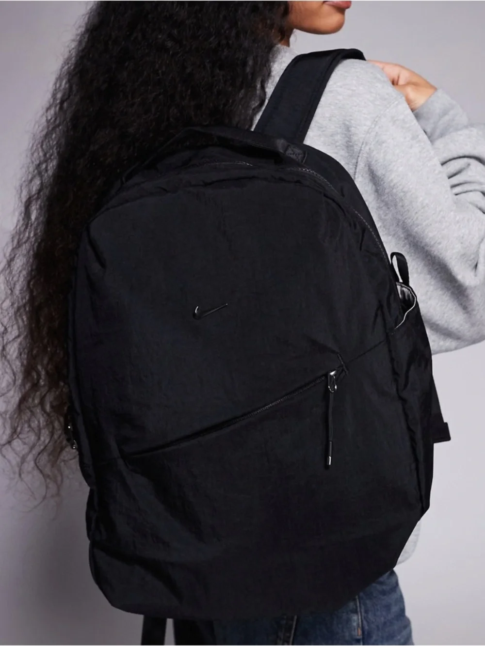 Nike backpanel brand handle